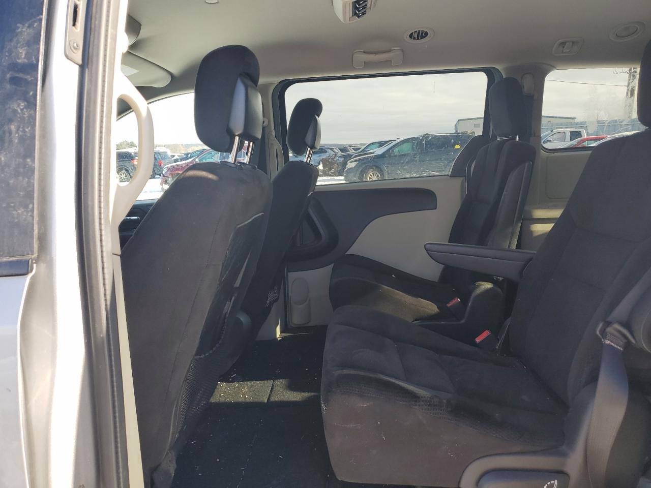 2014 Dodge Caravan - Image 11
