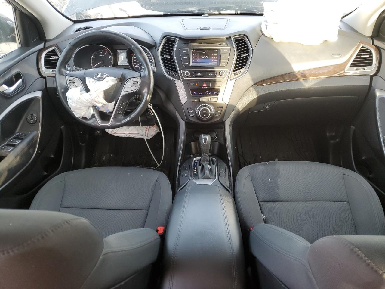 2017 Hyundai Santa Fe - Image 8