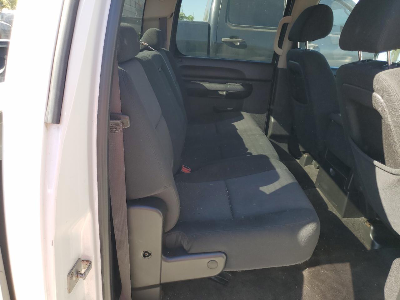 2011 Chevrolet Silverado - Image 10