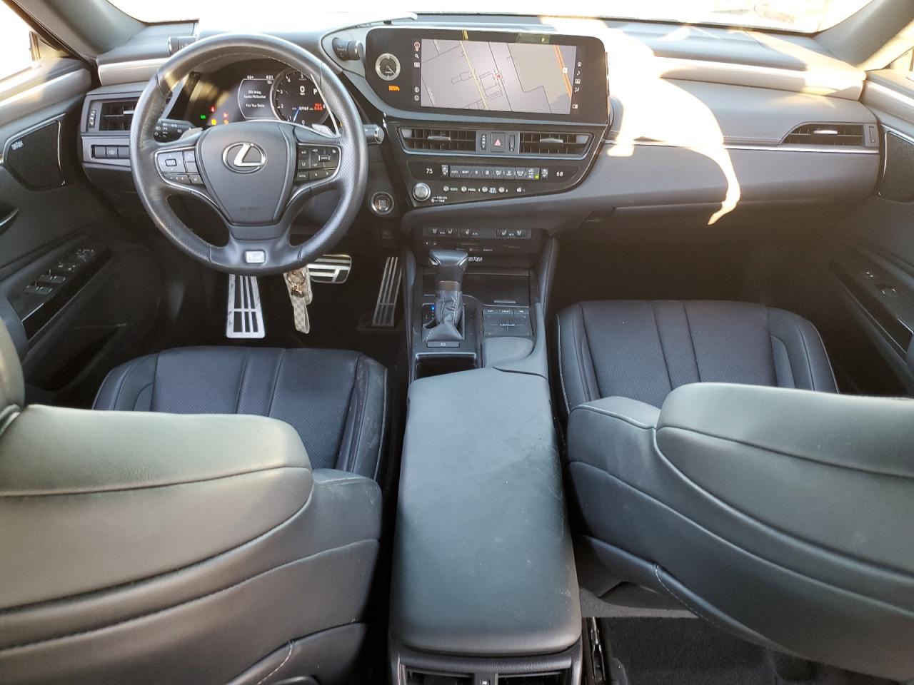 2022 Lexus ES - Image 8