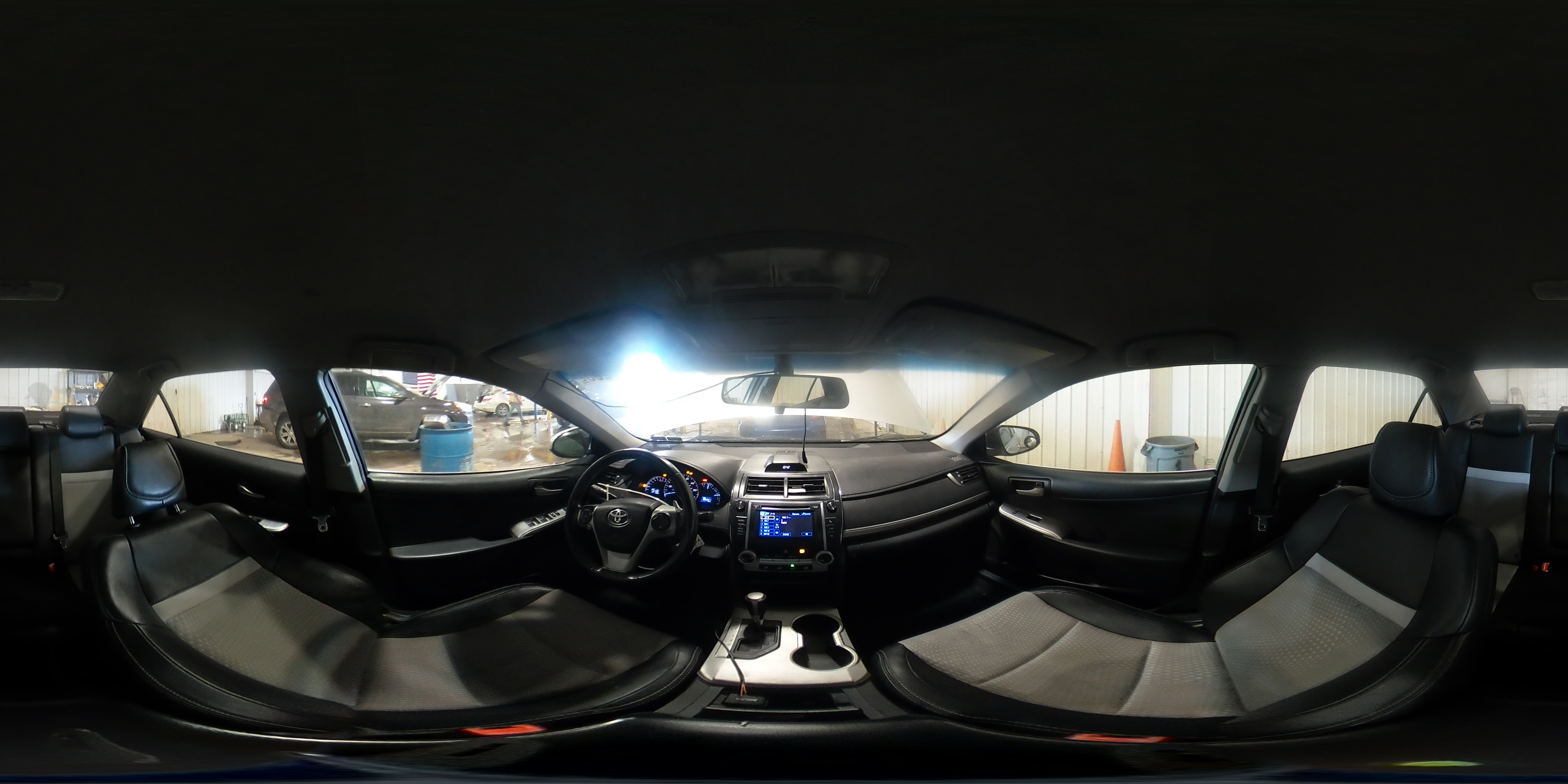 2013 Toyota Camry - Image 15