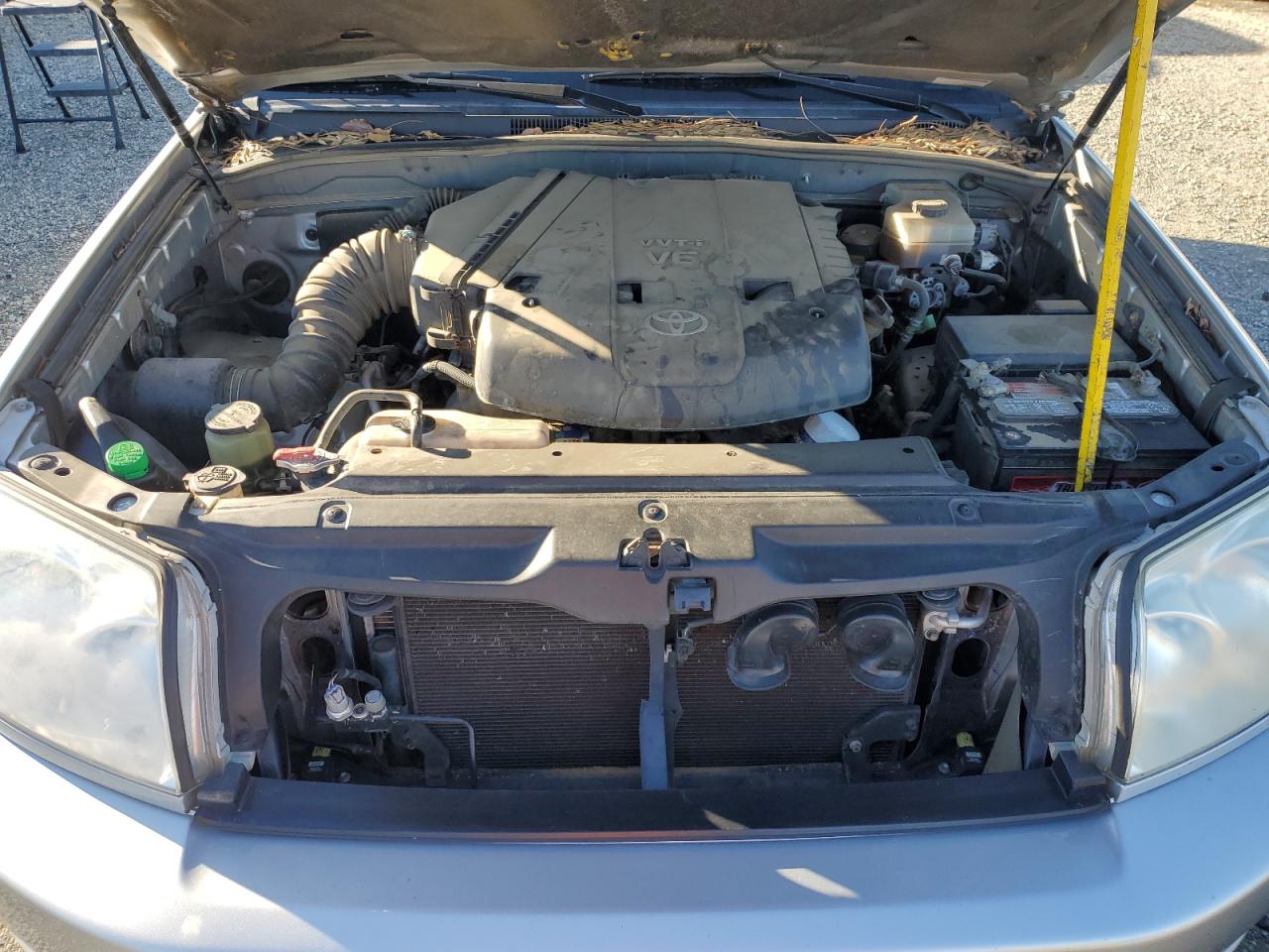 2004 Toyota 4Runner - Image 12