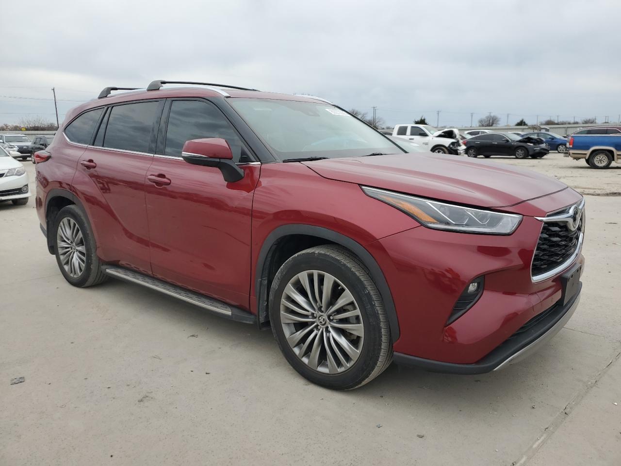 2022 Toyota Highlander - Image 4