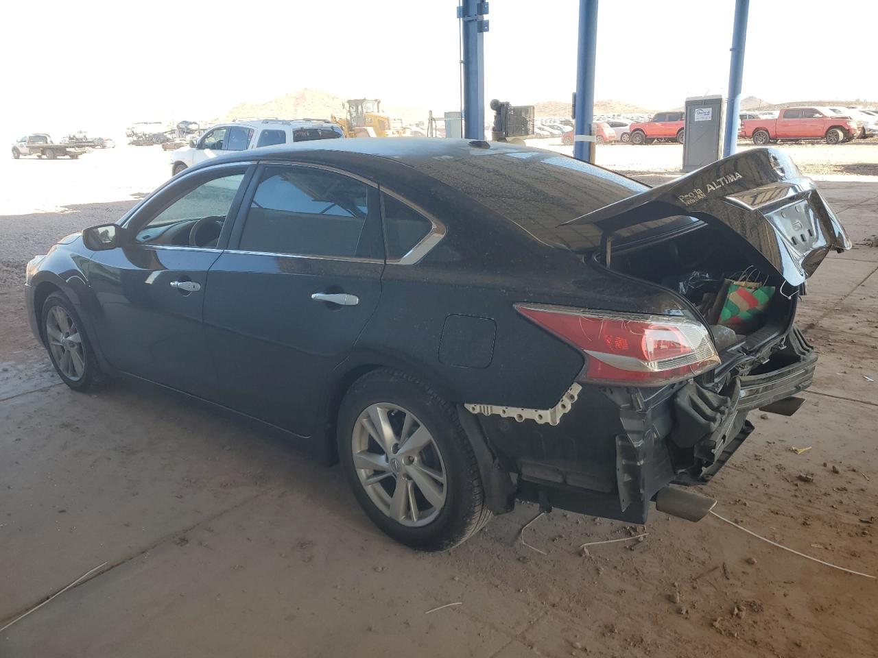 2015 Nissan Altima - Image 2