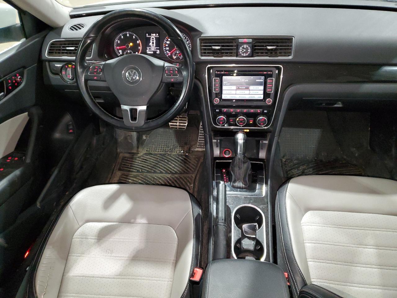 2015 Volkswagen Passat - Image 8