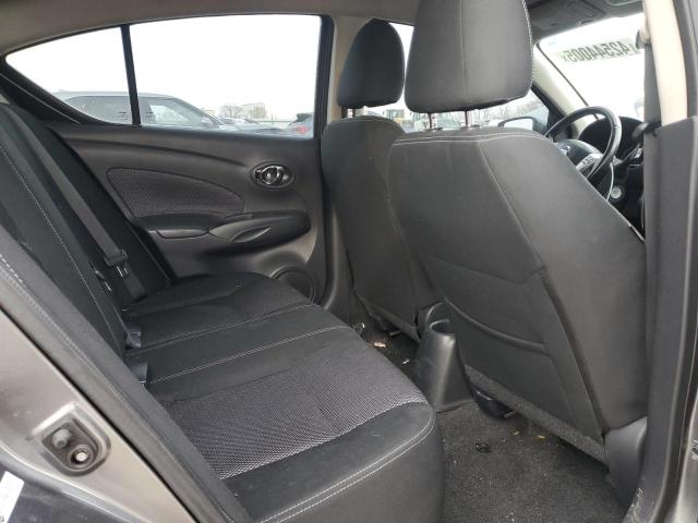  NISSAN VERSA 2017 Szary