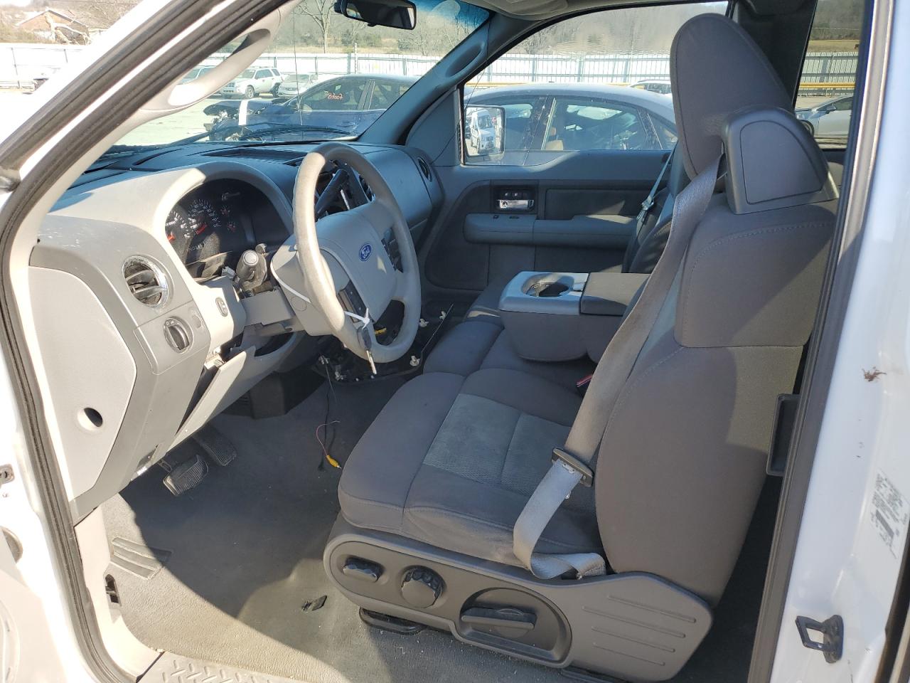 2004 Ford F-150 - Image 7