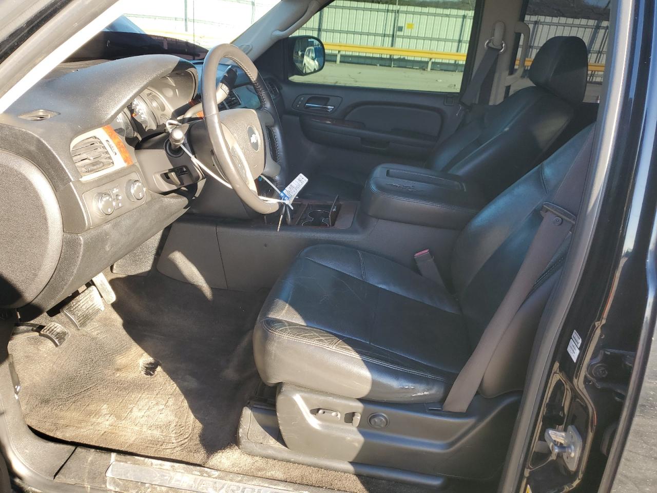 2009 Chevrolet Avalanche - Image 7