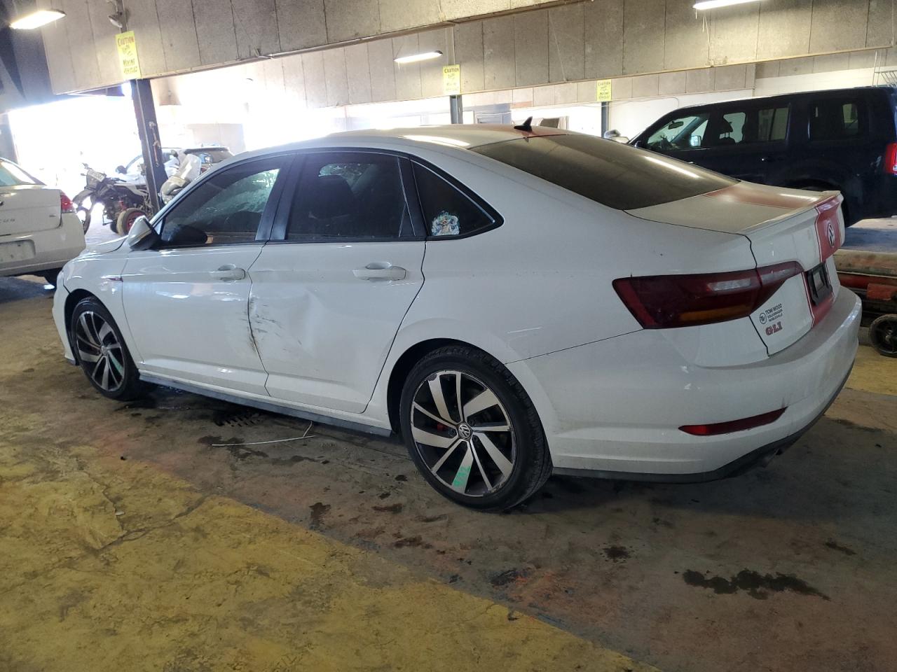 2019 Volkswagen Jetta - Image 2