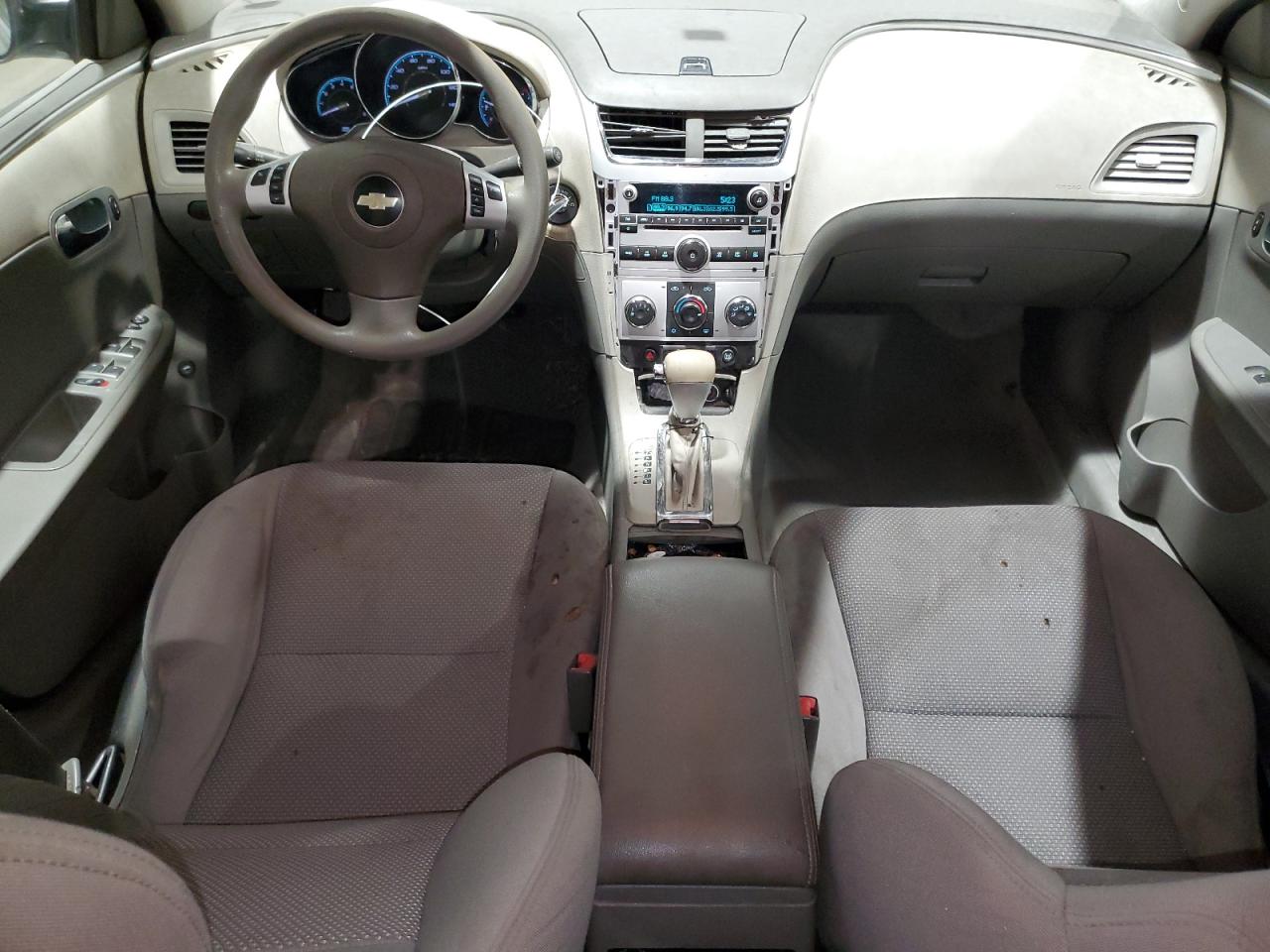 2010 Chevrolet Malibu - Image 8