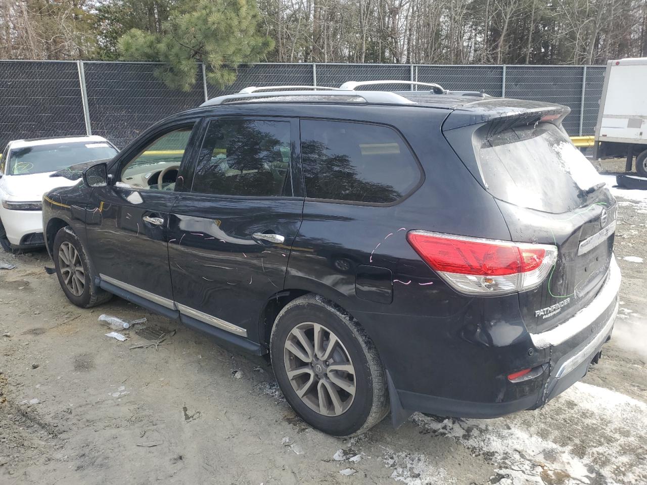 2014 Nissan Pathfinder - Image 2
