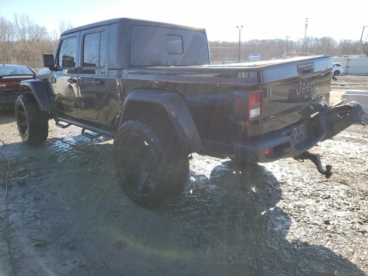 2020 Jeep Gladiator - Image 2