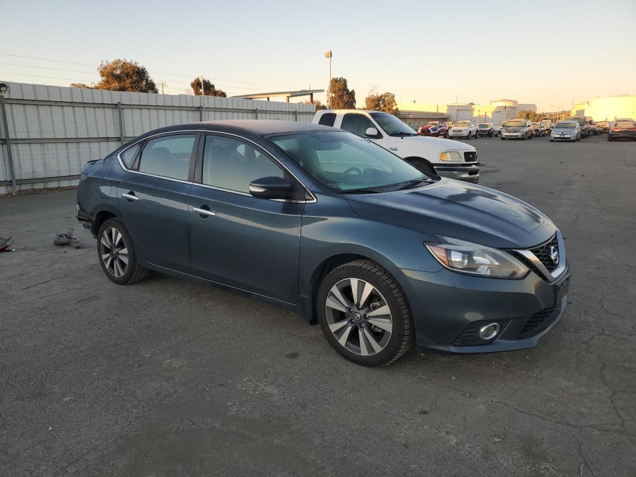 2017 Nissan Sentra - Image 4