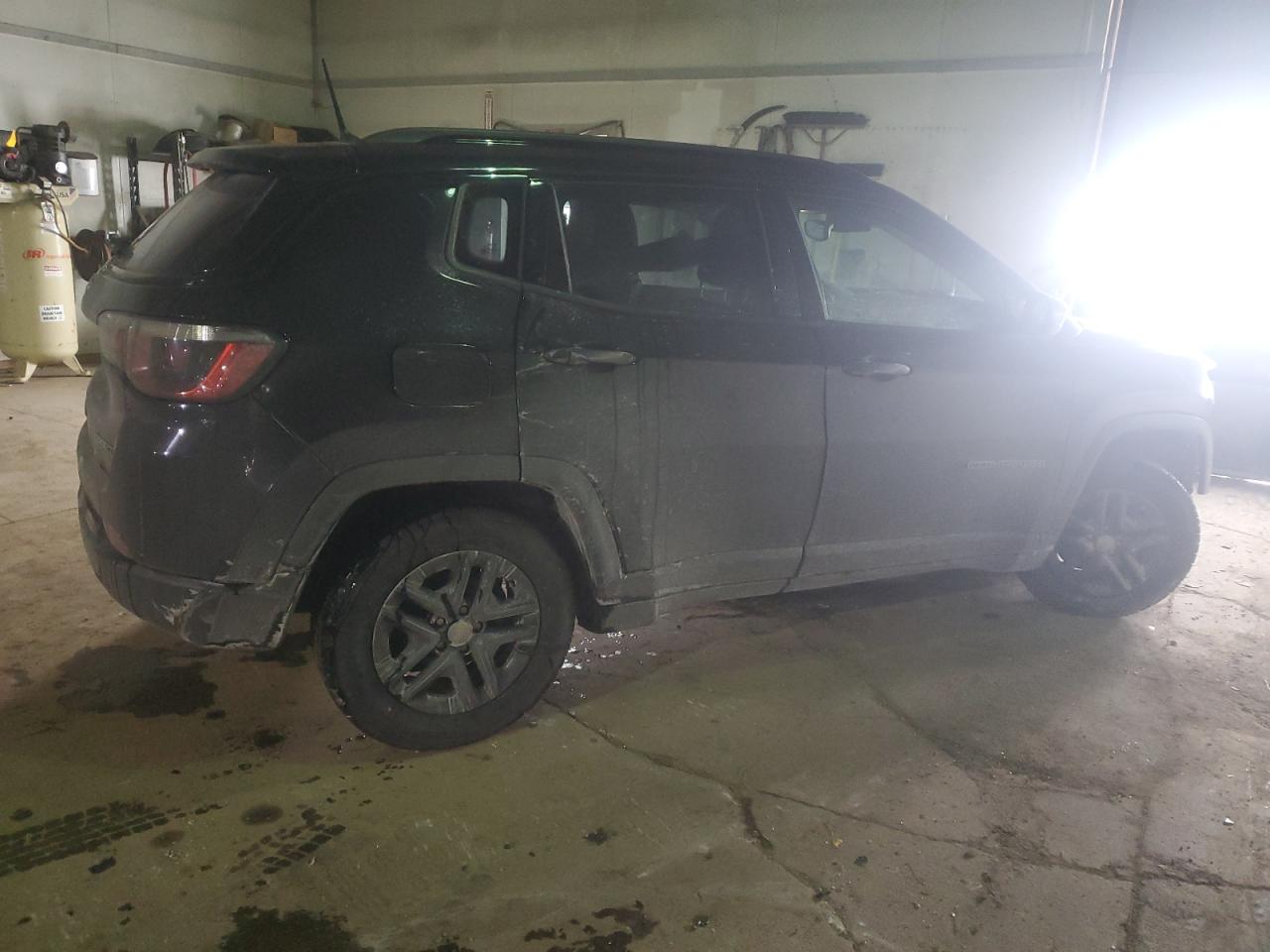 2018 Jeep Compass - Image 3