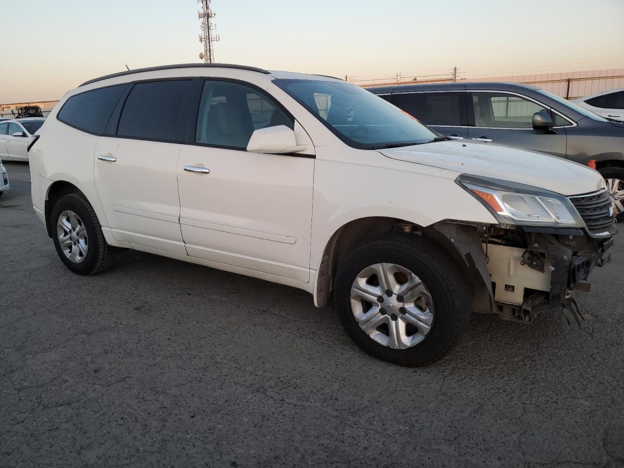 VIN 1GNKRFED9DJ101722 2013 CHEVROLET TRAVERSE no.4