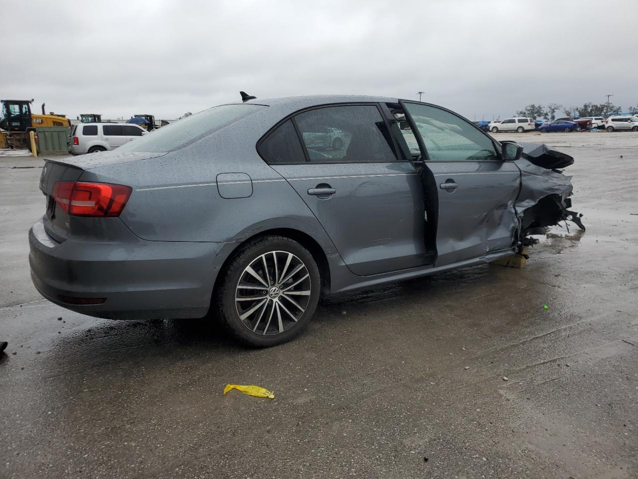 2015 Volkswagen Jetta - Image 3