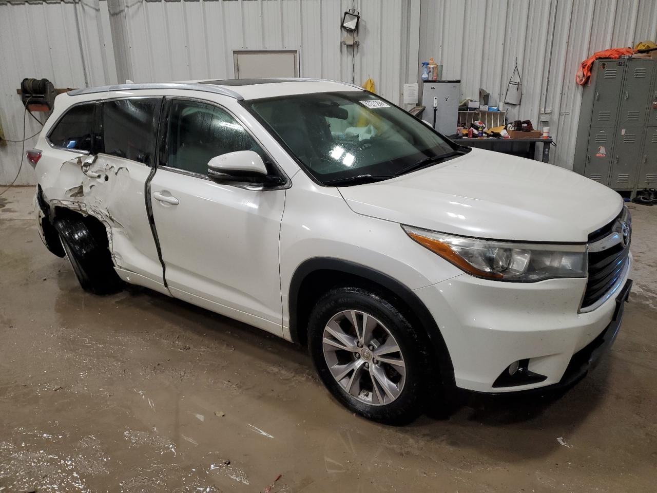 2015 Toyota Highlander - Image 4