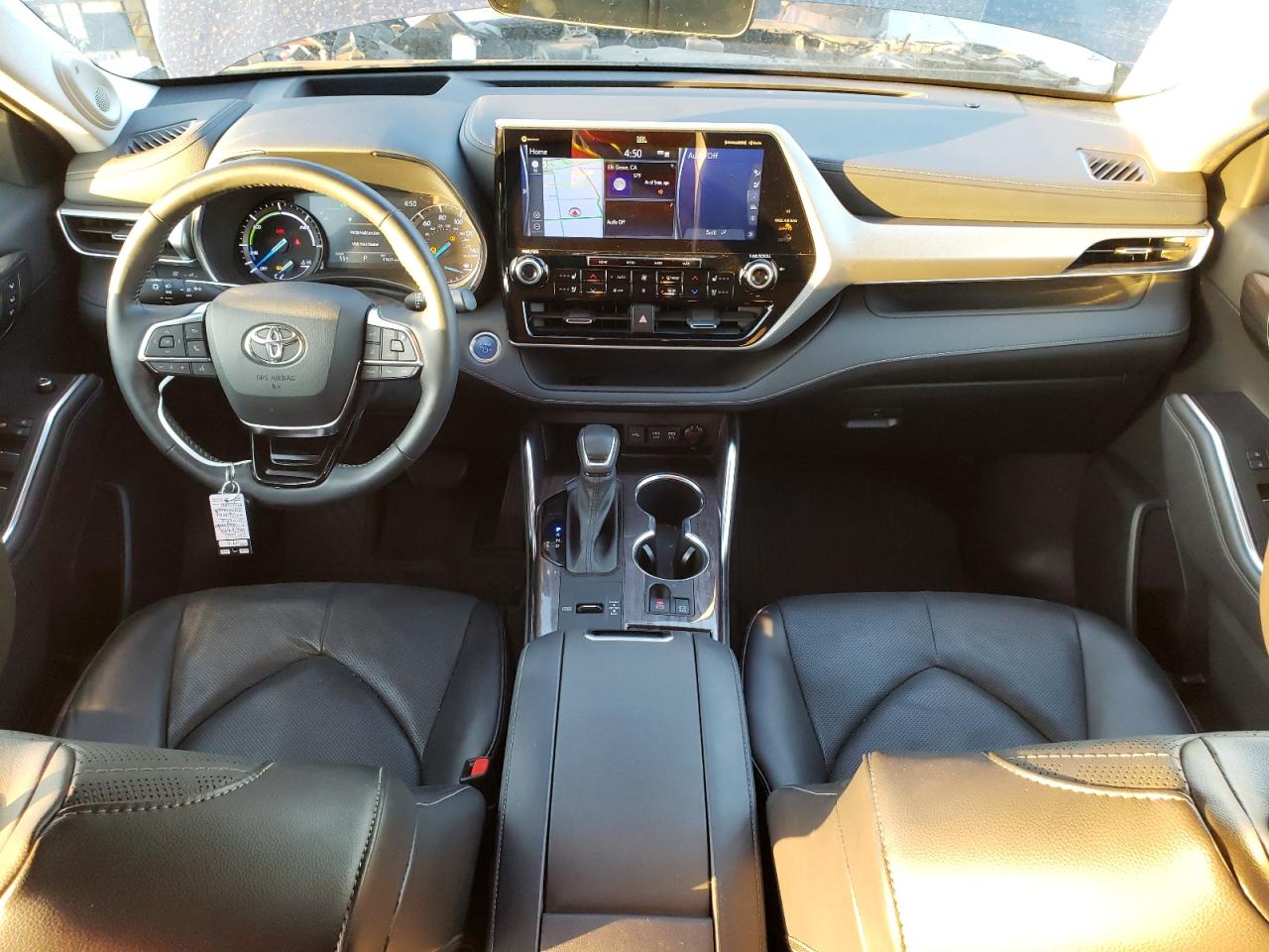 2021 Toyota Highlander - Image 8