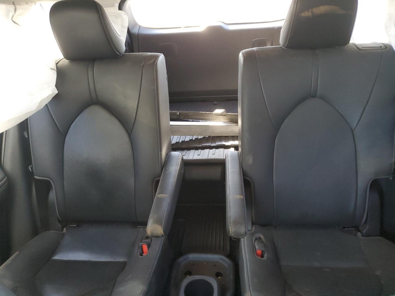 2020 Toyota Highlander - Image 10