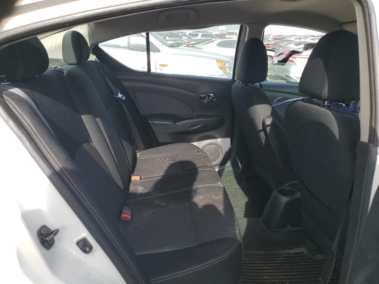 2015 Nissan Versa - Image 10