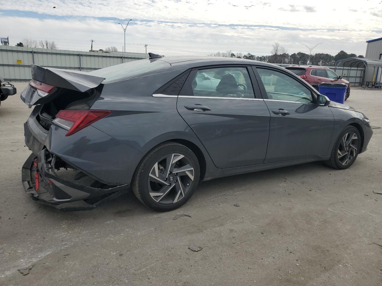 2024 Hyundai Elantra - Image 3