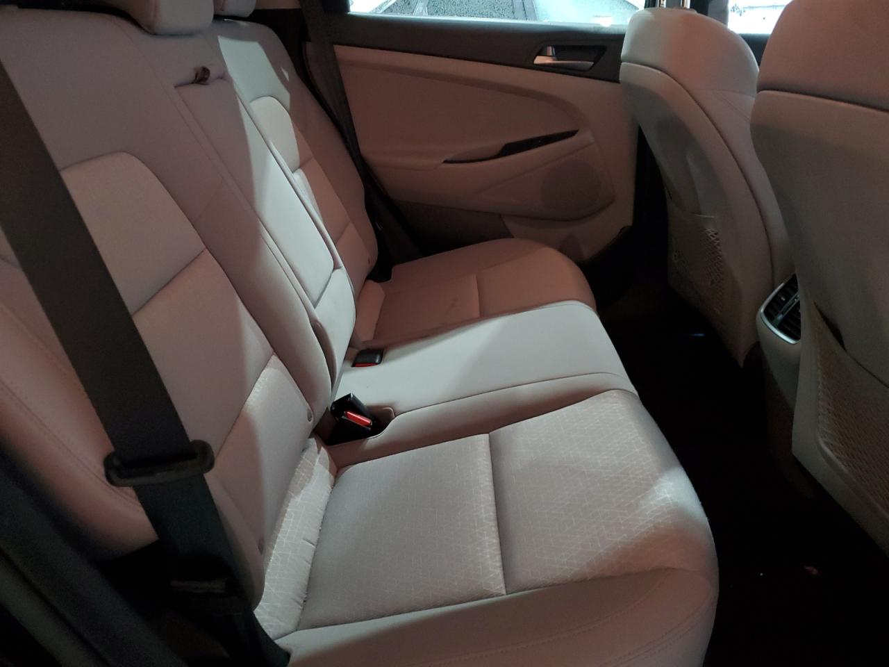 2017 Hyundai Tucson - Image 11