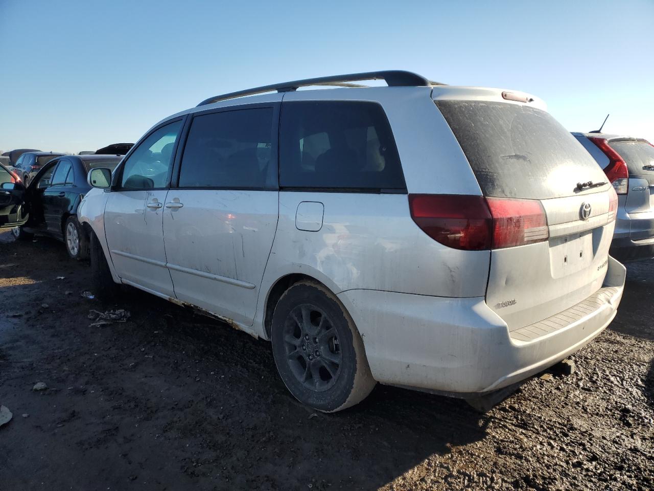 2005 Toyota Sienna - Image 2