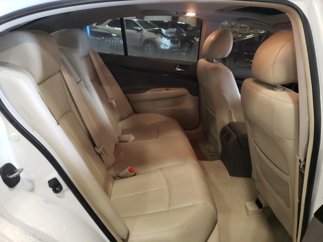 2013 Infiniti G - Image 10