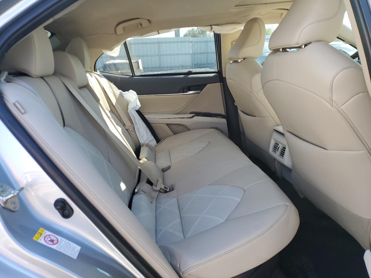 2018 Toyota Camry - Image 10