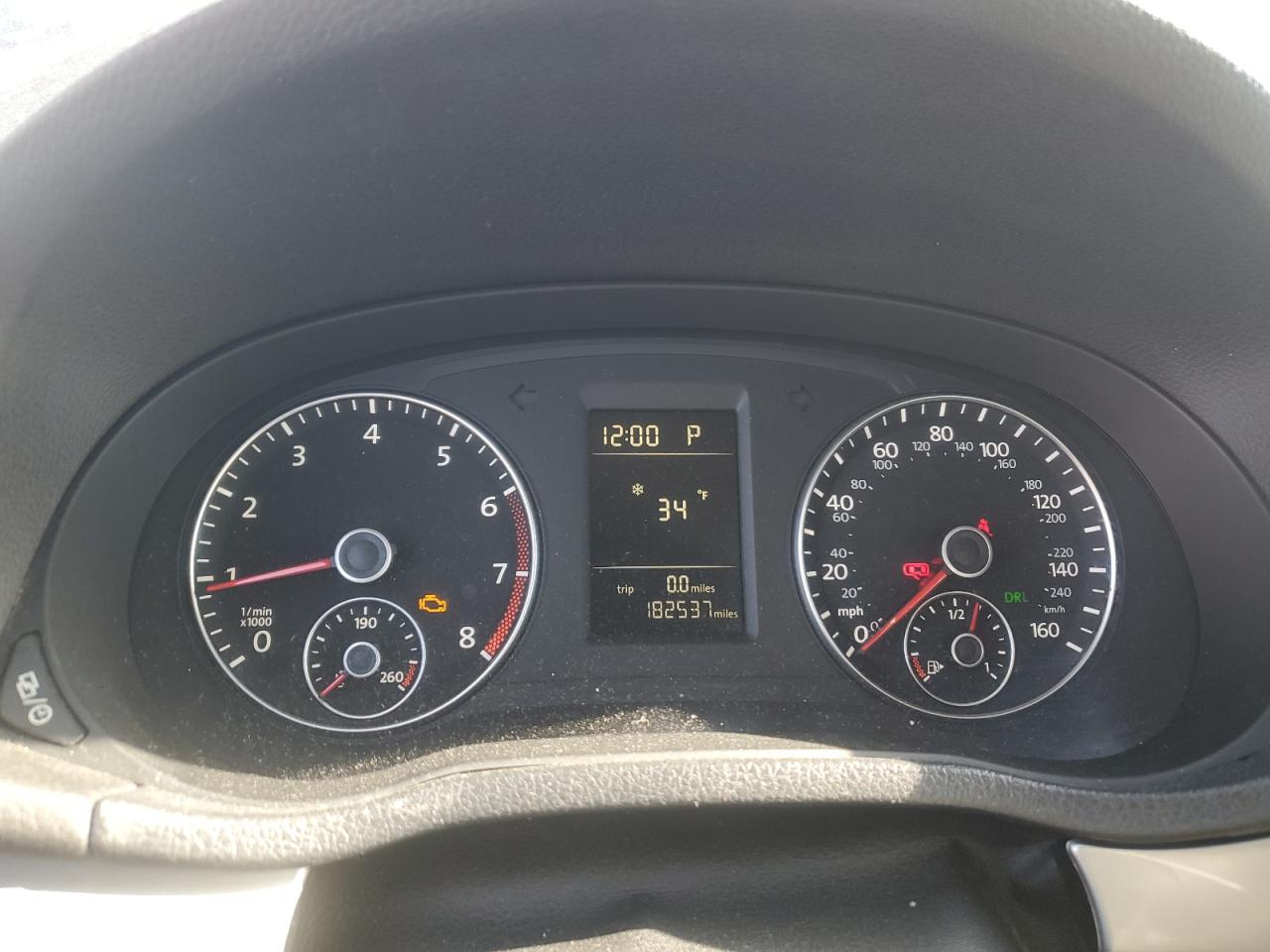 2014 Volkswagen Passat - Image 9