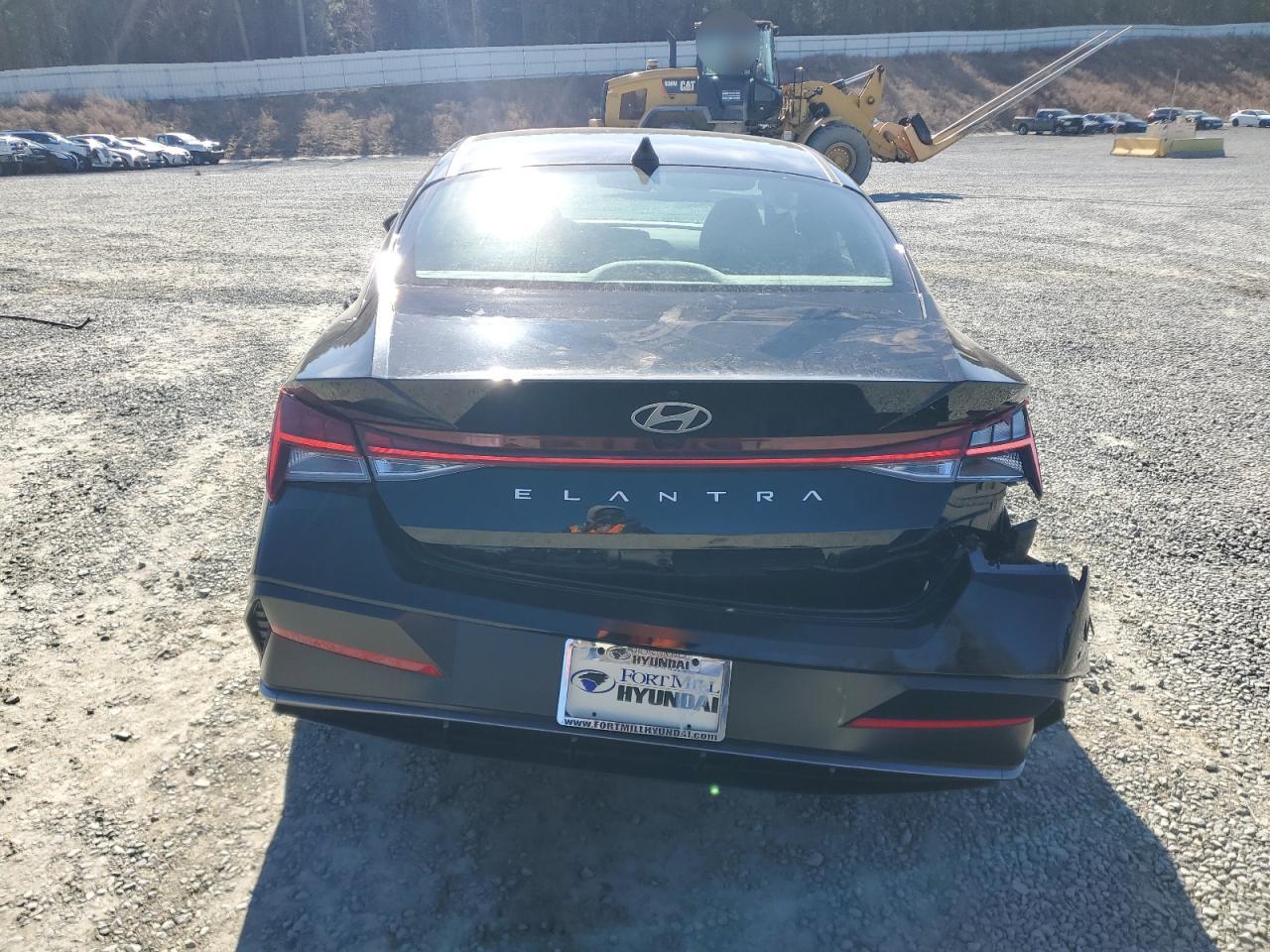 2024 Hyundai Elantra - Image 6