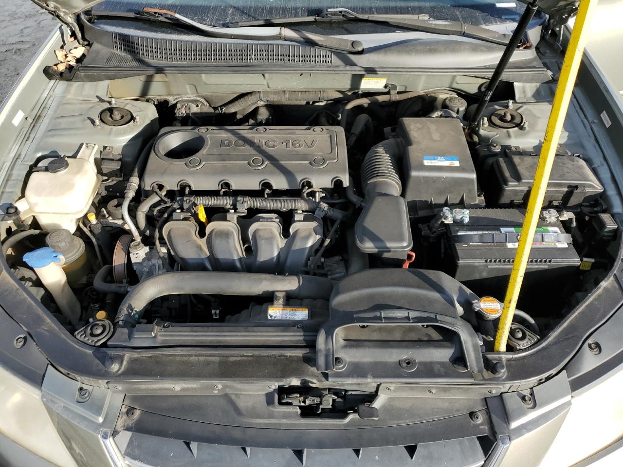 2010 Hyundai Sonata - Image 11