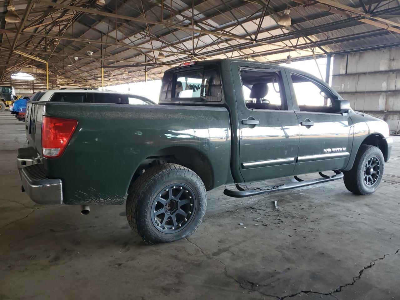 2012 Nissan Titan - Image 3