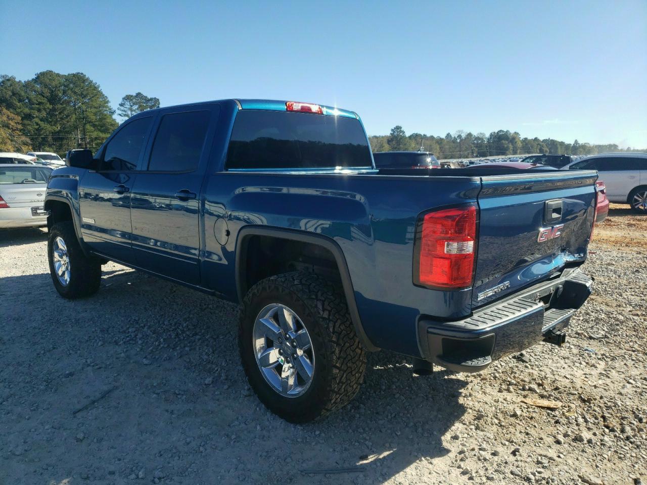 2017 GMC Sierra - Image 2