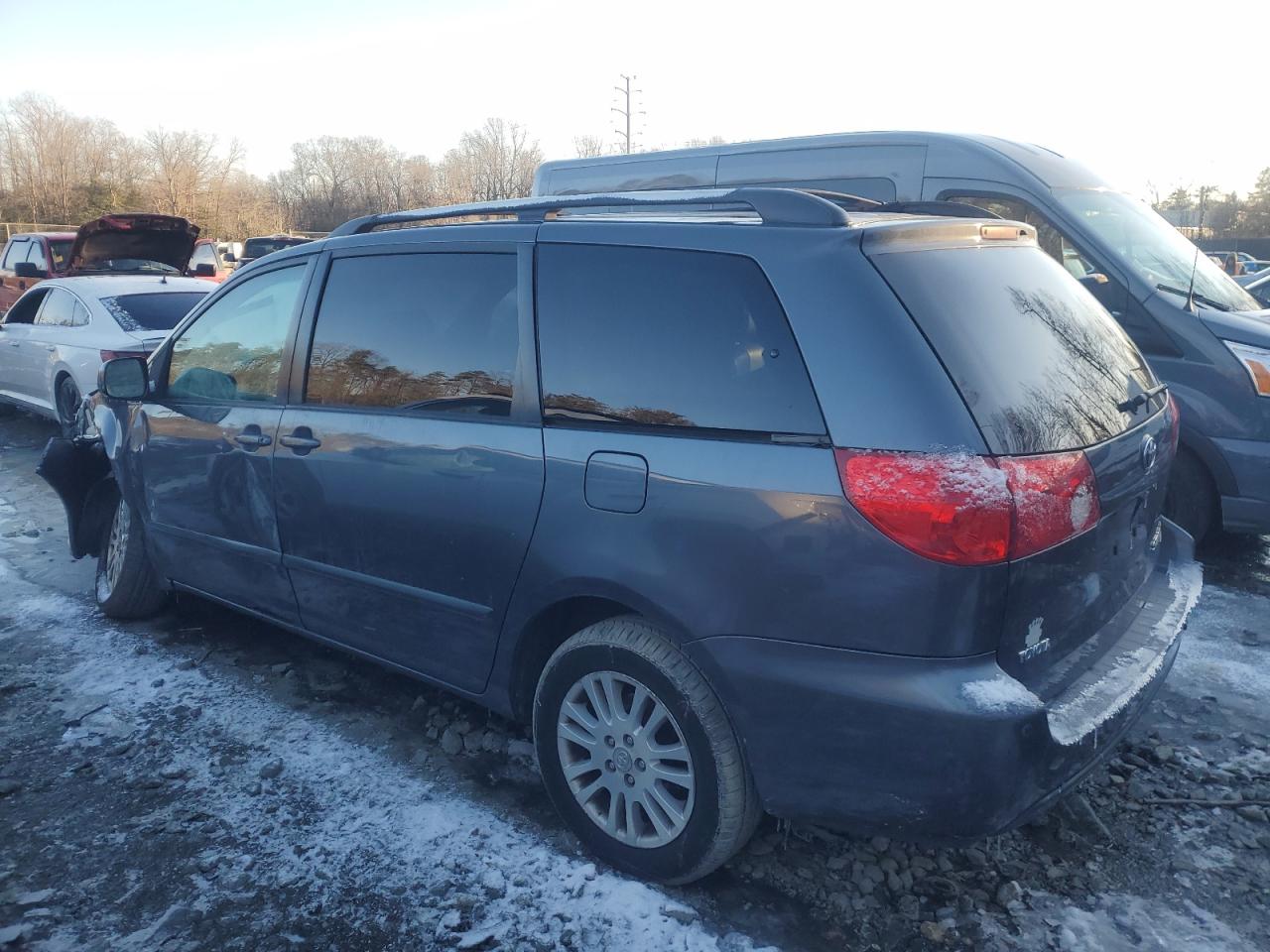 2008 Toyota Sienna - Image 2