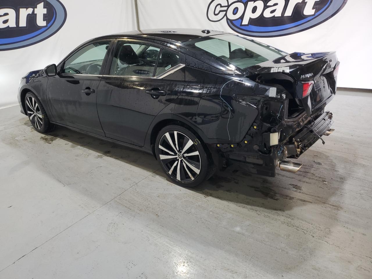 2021 Nissan Altima - Image 2