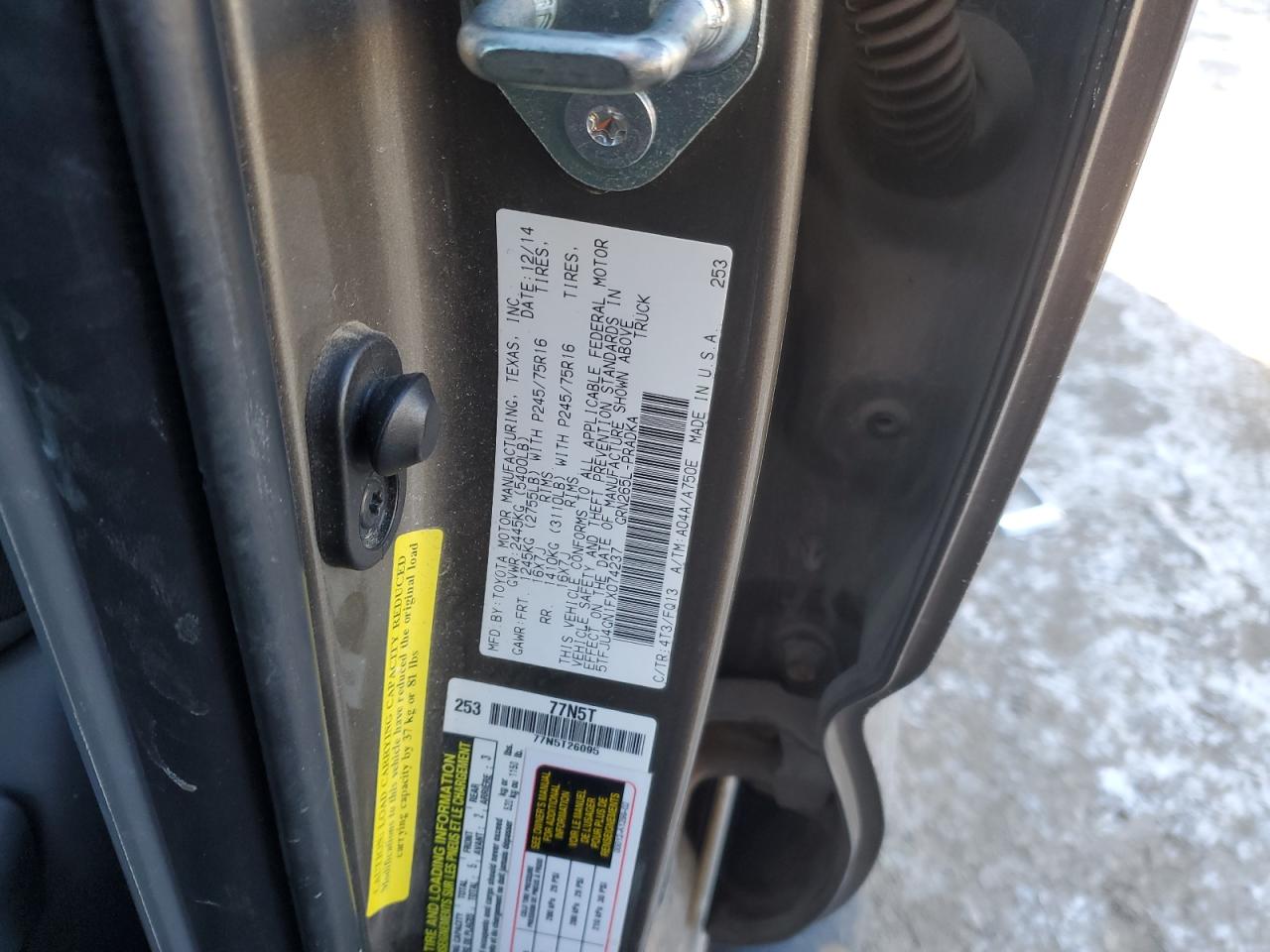 2015 Toyota Tacoma - Image 12