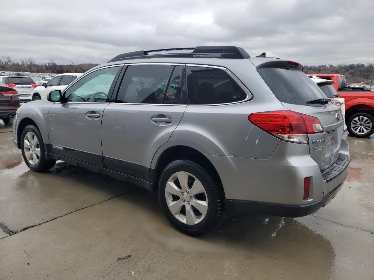 2011 Subaru Outback - Image 2