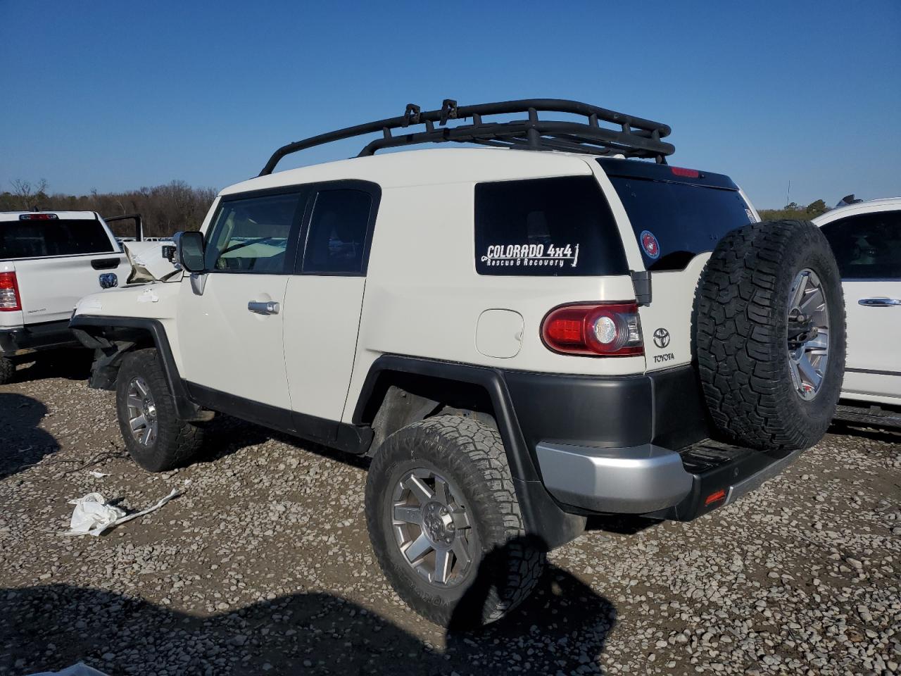 2014 Toyota FJ Cruiser - Image 2