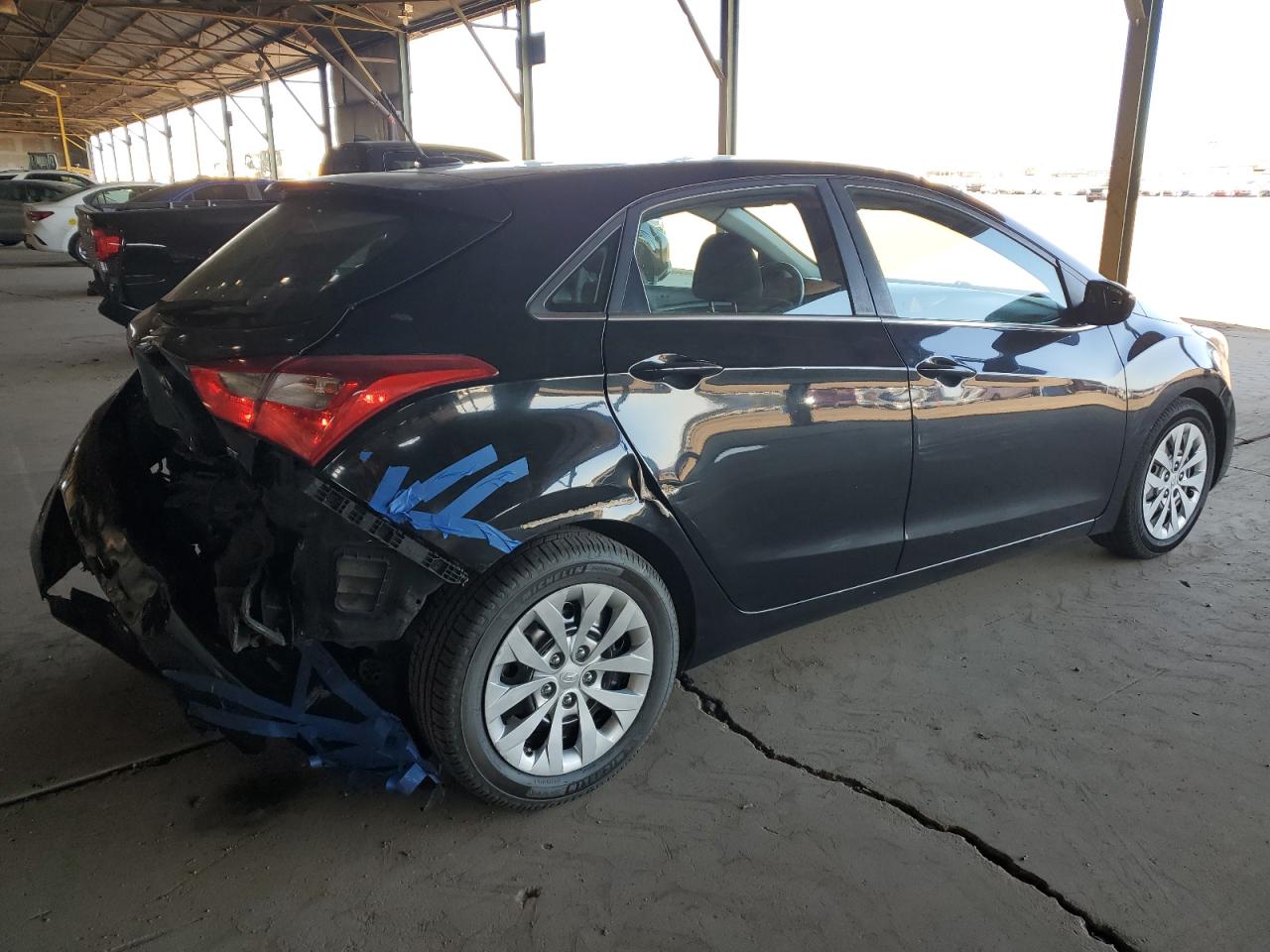 2017 Hyundai Elantra - Image 3