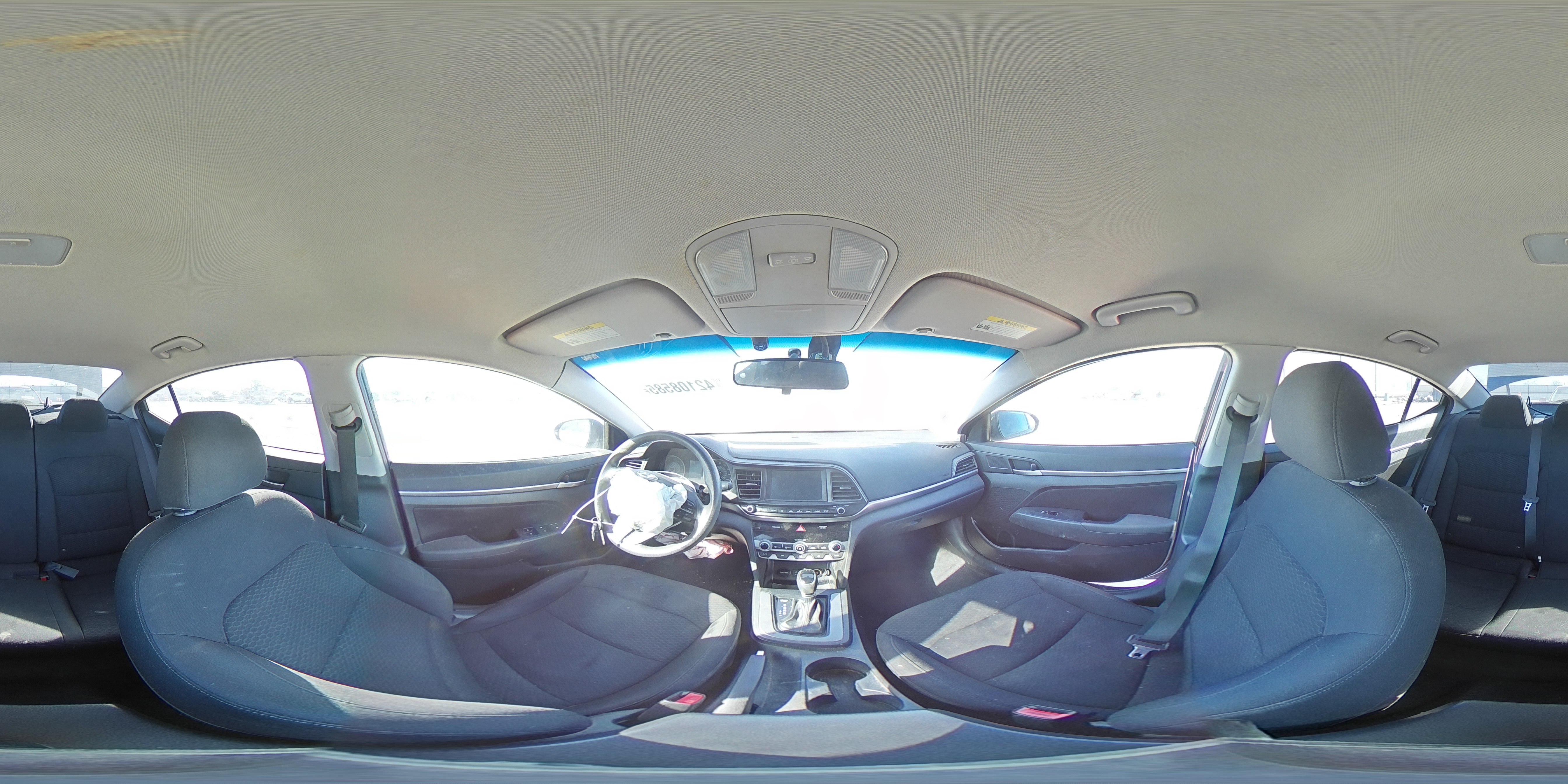2020 Hyundai Elantra - Image 13