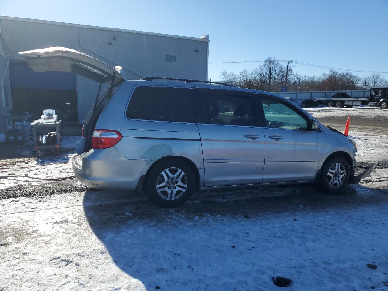 2005 Honda Odyssey - Image 3