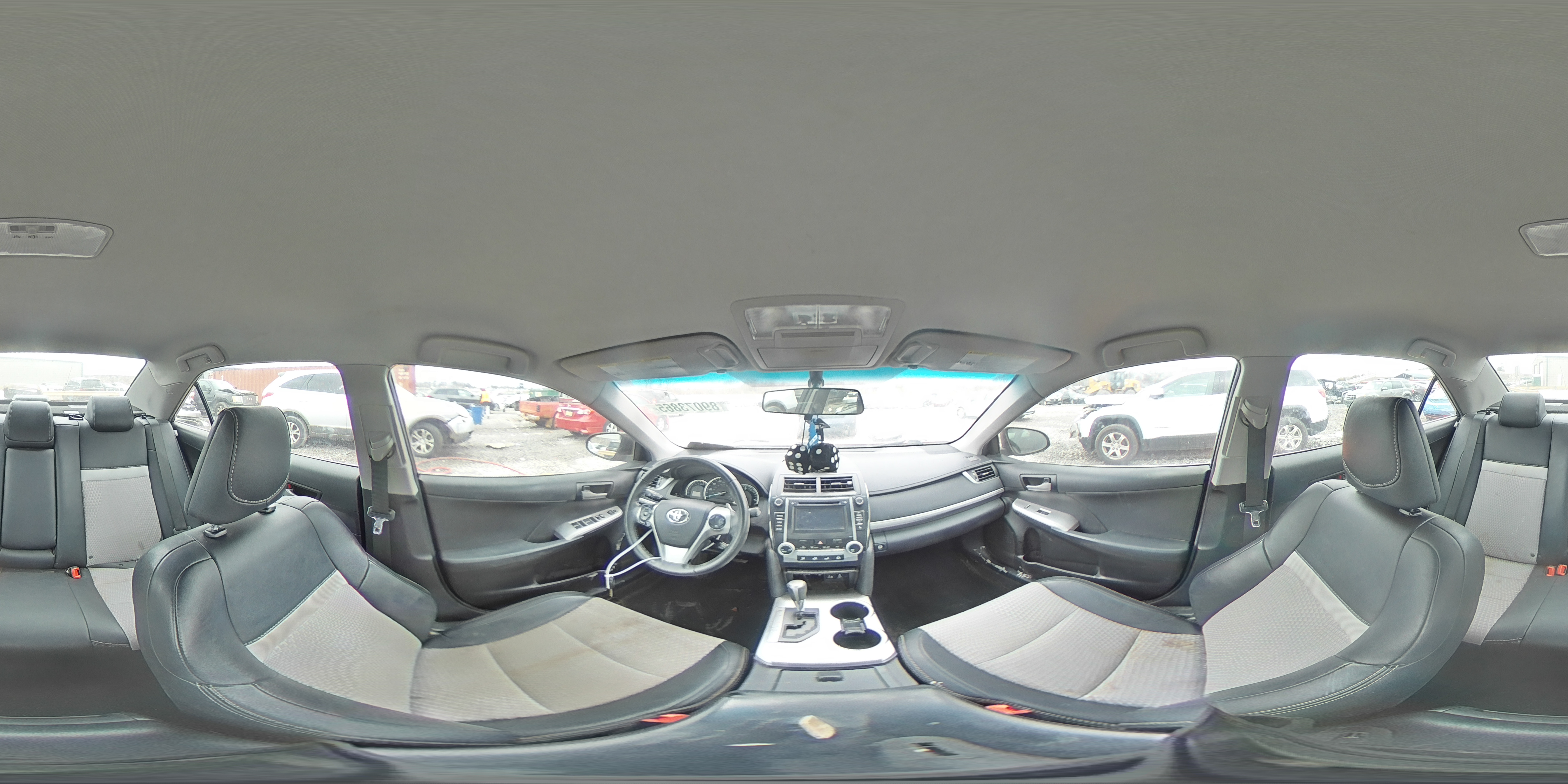 2014 Toyota Camry - Image 13