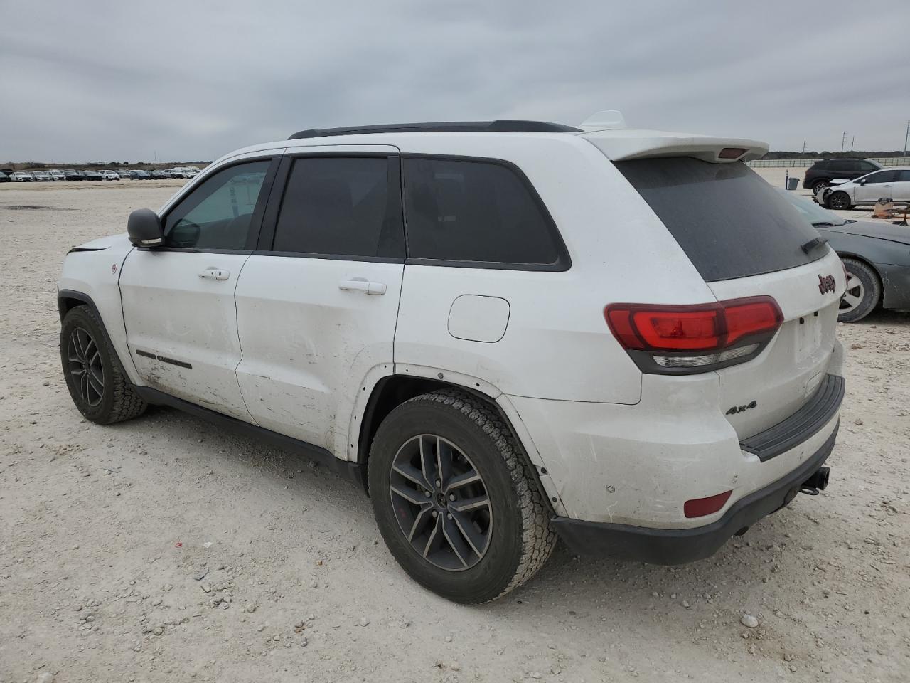 2017 Jeep Grand Cherokee - Image 2