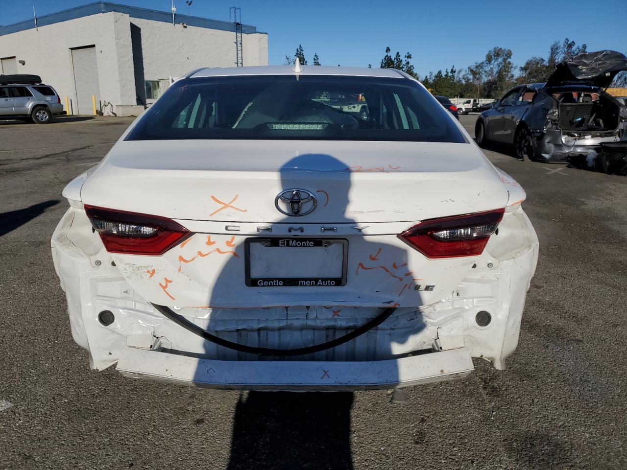 4T1C11AK5NU655556 TOYOTA CAMRY 2022