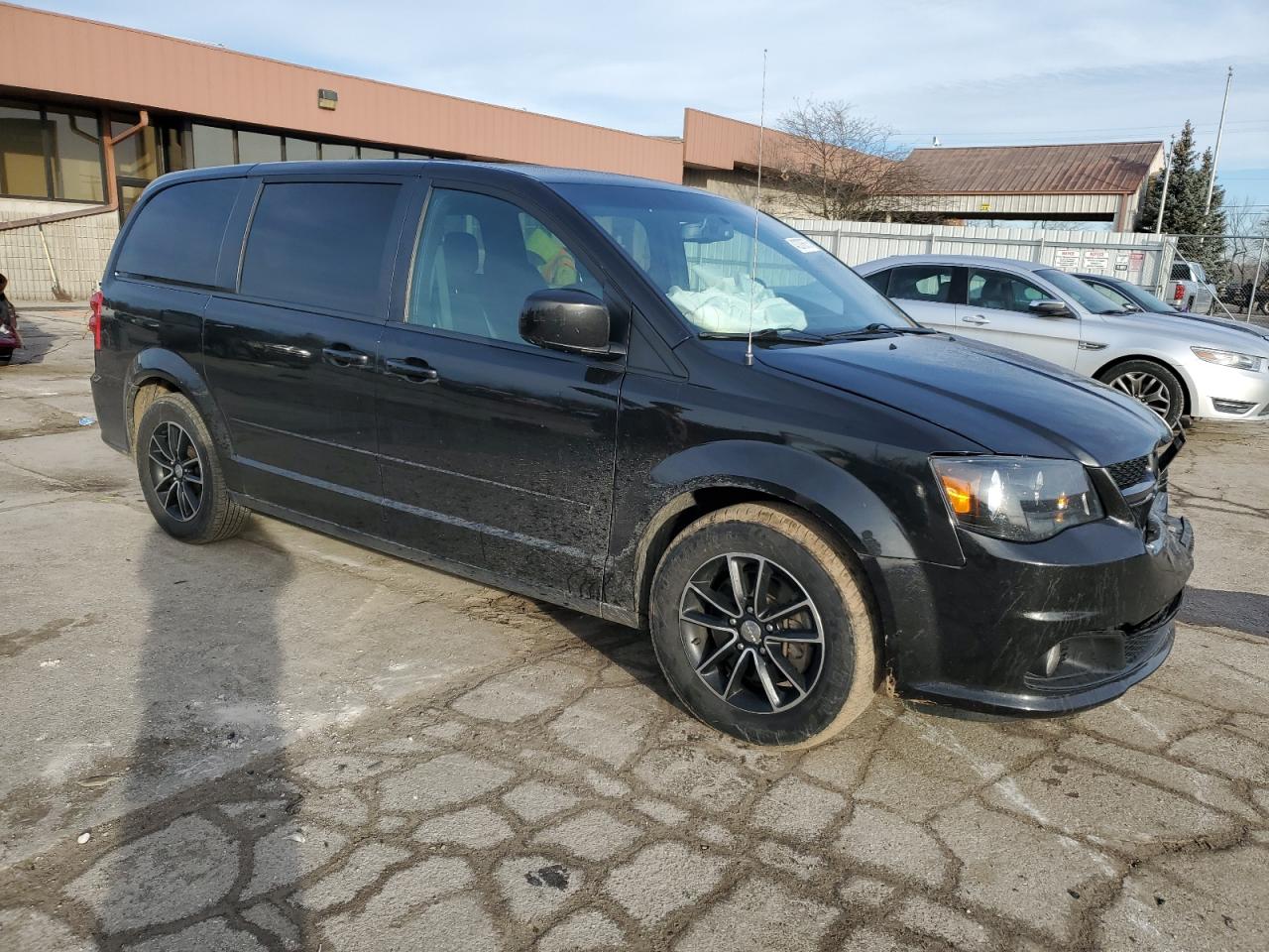 2017 Dodge Caravan - Image 4