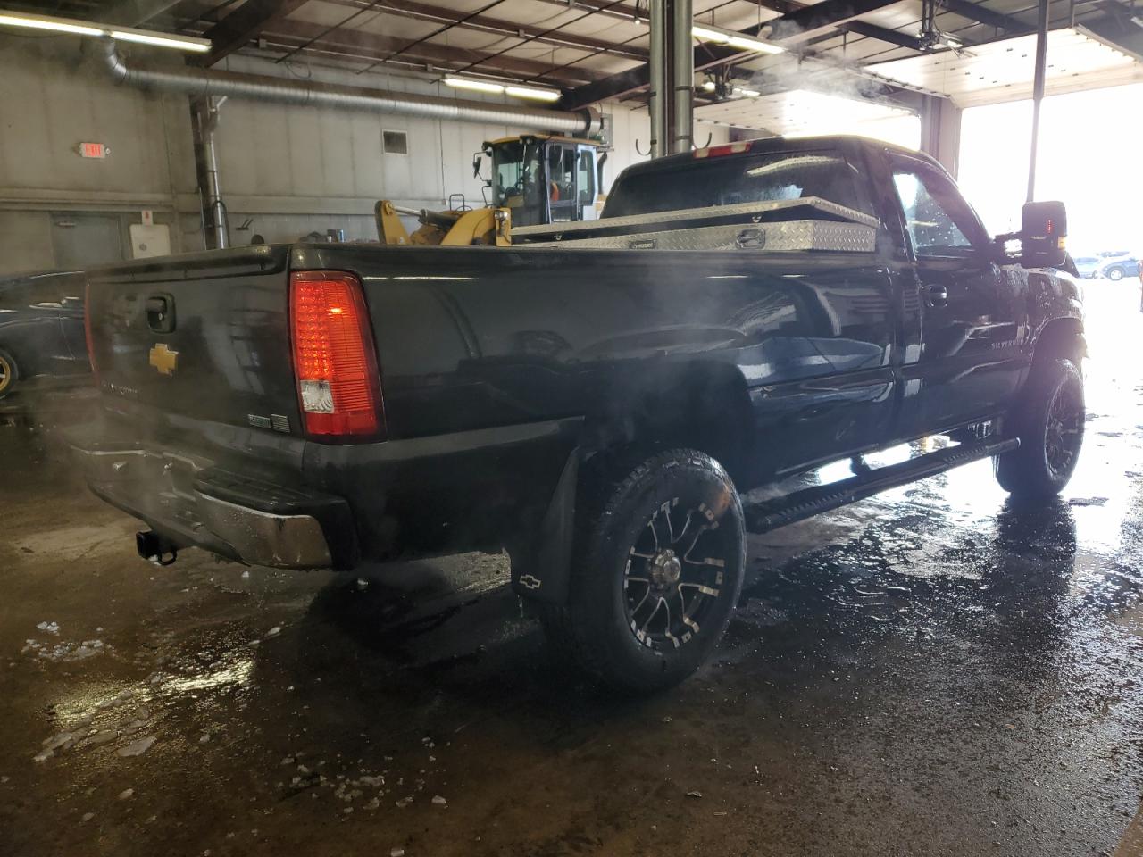 2005 Chevrolet Silverado - Image 3