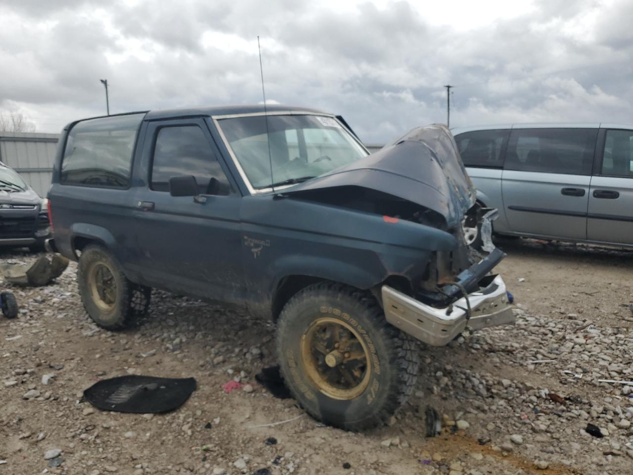 1989 Ford Bronco - Image 4