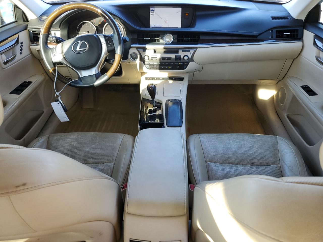 2014 Lexus ES - Image 8