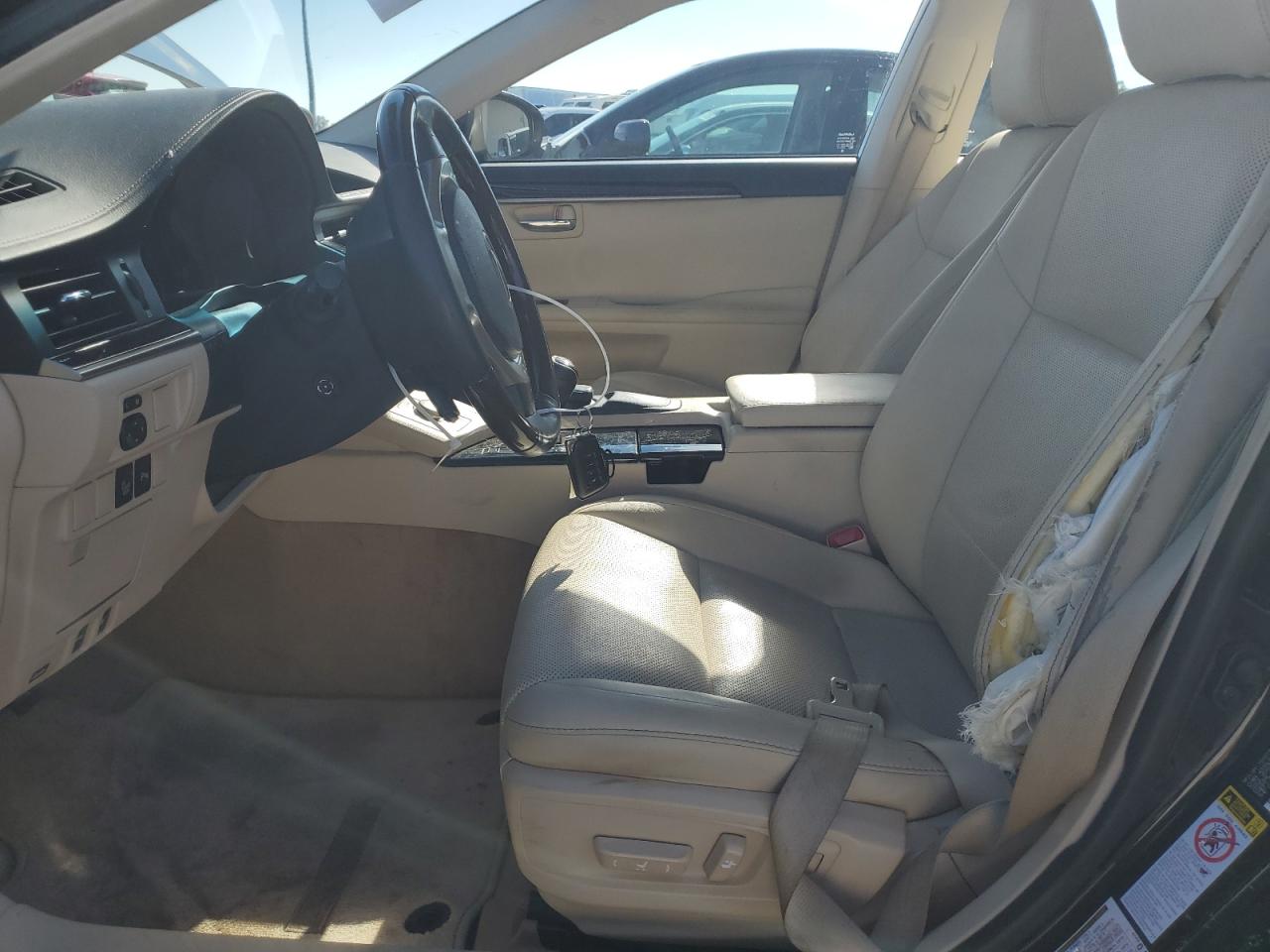 2014 Lexus ES - Image 7